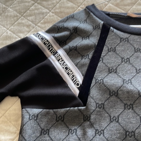 Sporty dress - Picture 4 of 7